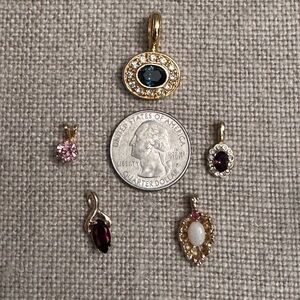 EUC 5 Pc Pendant Set